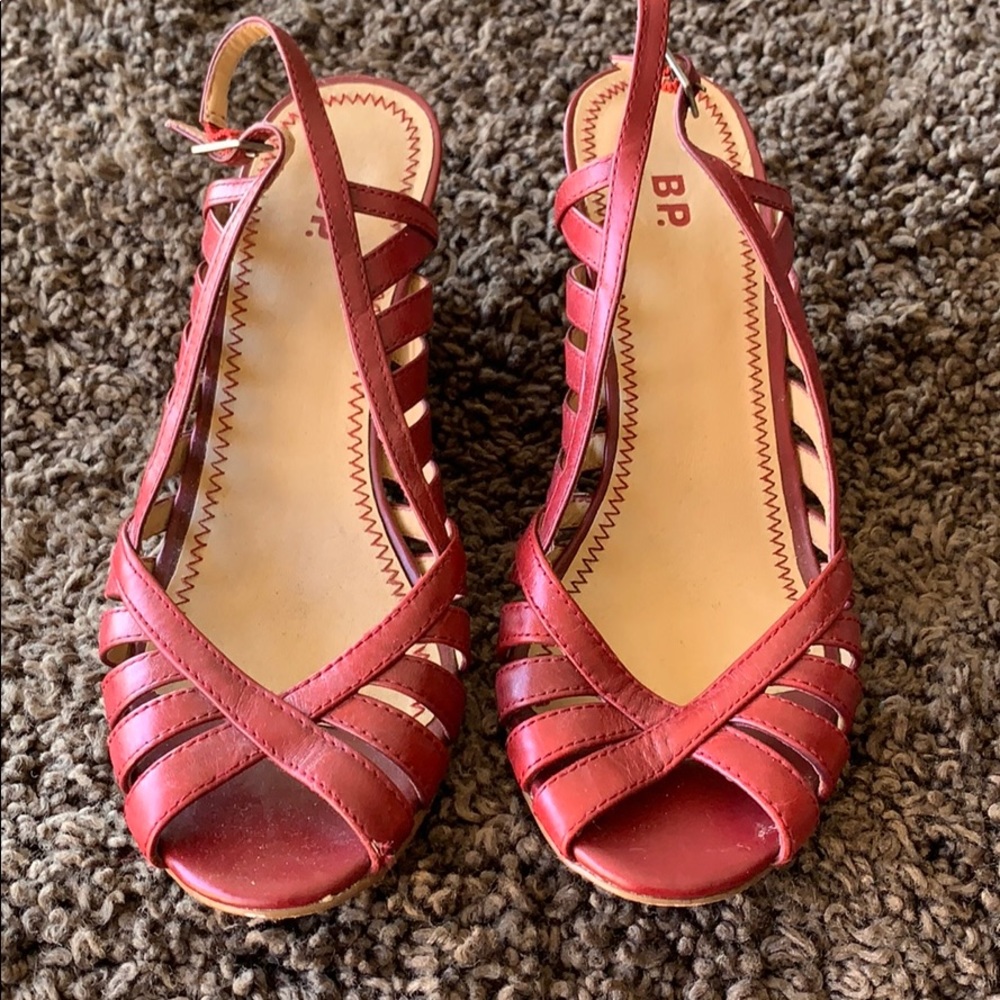 Wedge heels